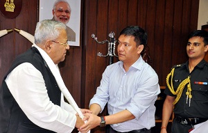 The Governor of Arunachal Pradesh Shri PB Acharya with the Chief Minister of Arunachal Pradesh Shri Prma Khandu Raj Bhavan, Itanagar on 2nd August 2017.